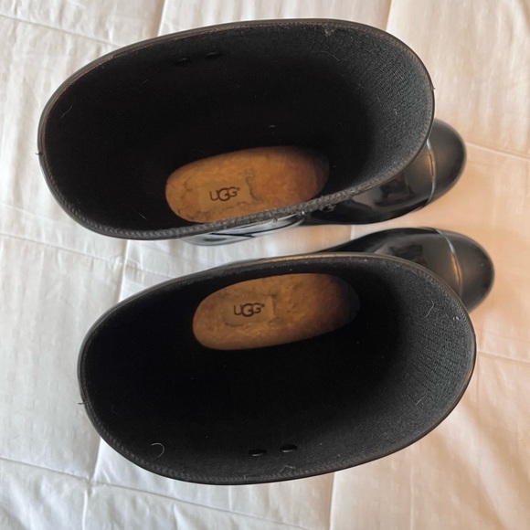 SOLD UGG Black Sienna Sherpa Insole Shiny Rain Boot Size 6/6.5 - Picture 10 of 16
